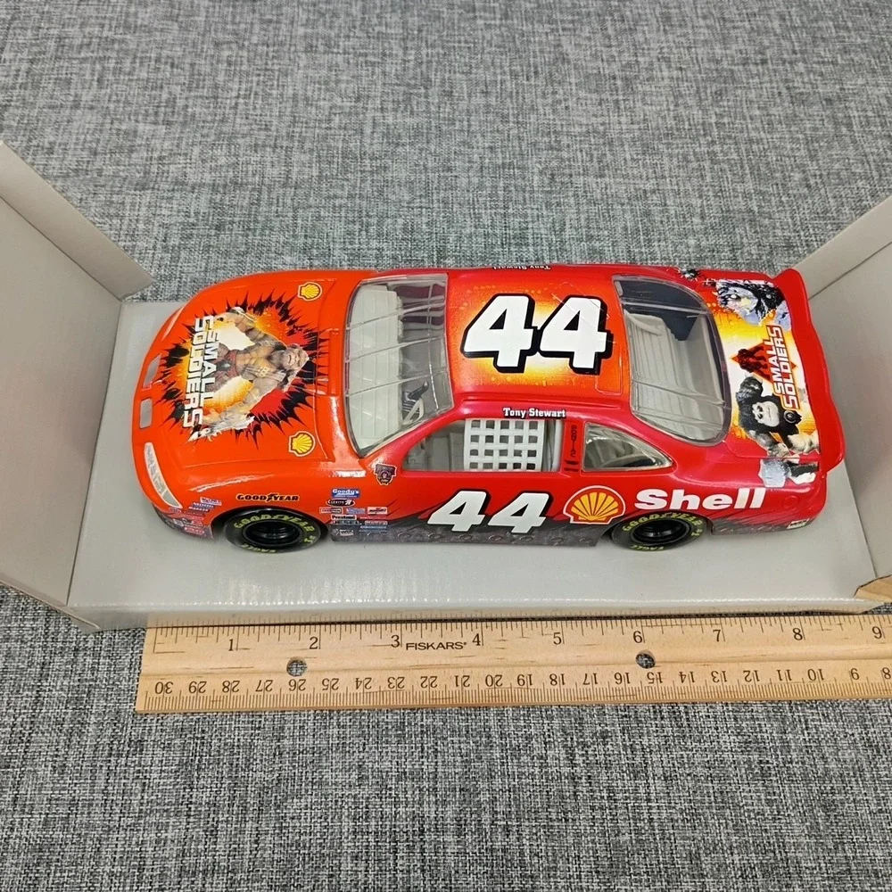 1:24 Winners Circle Diecast 1998 Tony Stewart #44 Small Soldiers Shell Nascar